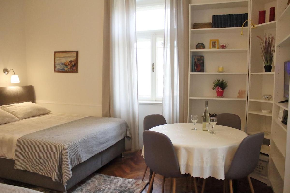 Cosy 3 Min Walk From The Apartment